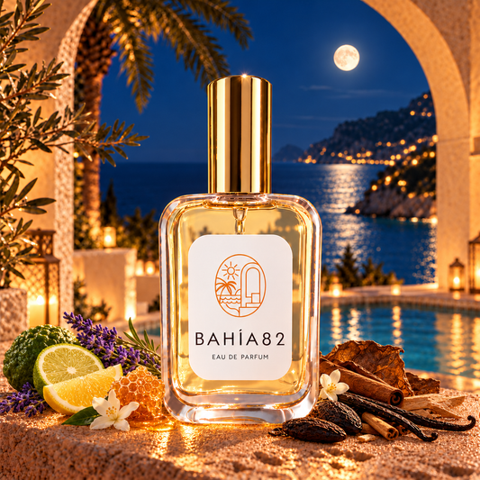 Frasco de Honey & Haze 7008, perfume nicho unisex de 100 ml de Bahía 82.